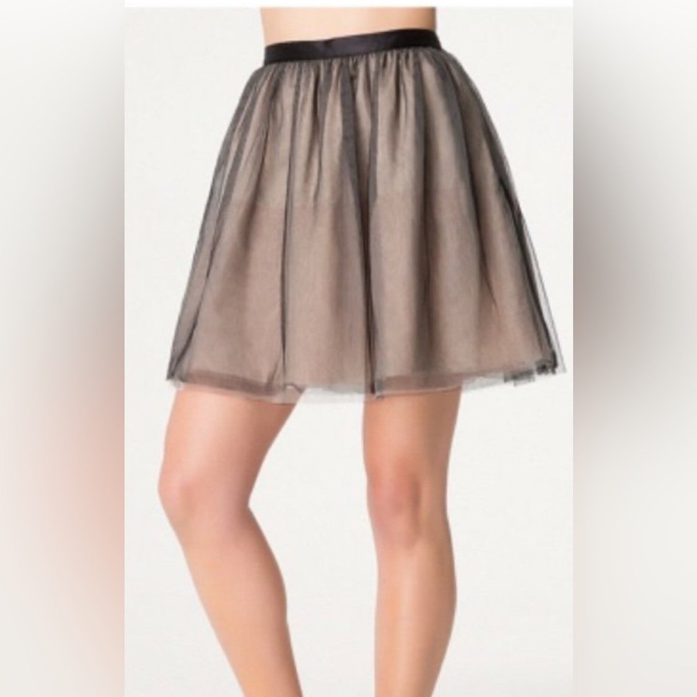 Bebe Layered Tullie black Miniskirt size 00
